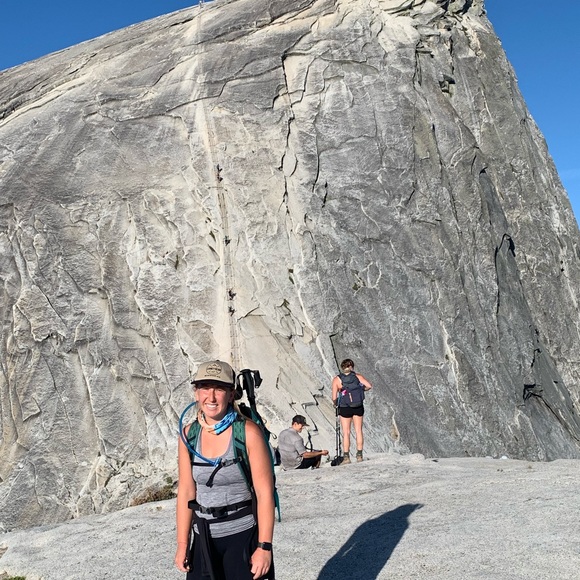 Meet your Posher, Hillery - Picture 1 of 1